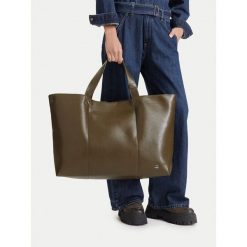 Torebka G-Star. Brązowe torebki do ręki damskie G-Star, bez wzorów, retro, bez dodatków. Za 299.99 zł.