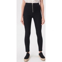 Spodnie skinny z zamkiem - Czarny. Spodnie materiałowe damskie marki Sinsay. Za 59.99 zł.