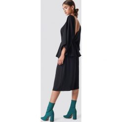 NA-KD Party Sukienka midi z odkrytymi plecami - Black. Sukienki damskie marki NA-KD Party. Za 181.95 zł.