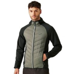 Hybrydowa kurtka z kapturem Regatta Andreson VIII. Czarne kurtki sportowe męskie Regatta, na zimę, m, bez wzorów, narciarskie. W wyprzedaży za 217.50 zł.