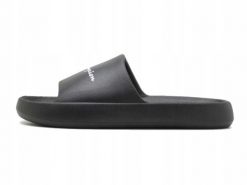 Klapki na co dzień Sportowe Champion Soft Slipper Na Basen. Czarne klapki damskie Champion, bez wzorów, z gumy, sportowe, bez obcasa. Za 109.00 zł.