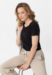 Koszulka basic T-DIANA. Czarne t-shirty damskie Volcano, m, bez wzorów, z materiału, klasyczne, bez kołnierzyka. Za 54.99 zł.