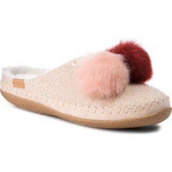 Kapcie TOMS - Ivy 10012486 Rose Cloud Multi. Czerwone kapcie damskie Toms, z materiału. Za 239.00 zł.