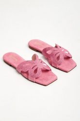 Klapki damskie skórzane BLUGIRL BLUMARINE. Klapki damskie Blugirl Blumarine, bez wzorów, bez obcasa. W wyprzedaży za 831.57 zł.