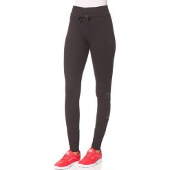 Spodnie dresowe w kolorze czarnym. Spodnie dresowe damskie marki Desigual Sport. W wyprzedaży za 130.95 zł.