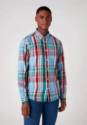 WRANGLER LS 1PKT SHIRT MĘSKA KOSZULA FORMULA RED W5F34SXWO 112130128. Czerwone koszule męskie Wrangler, m, bez wzorów, bez kołnierzyka, bez ramiączek. Za 129.99 zł.