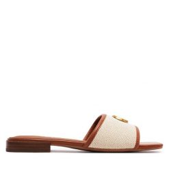 Klapki Guess. Czarne klapki damskie Guess, z aplikacjami, bez obcasa. Za 584.99 zł.