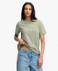 Superdry Koszulka Essential Logo haftowana z bawełny organicznej. Zielone t-shirty damskie Superdry., uniwersalny, bez wzorów, z bawełny, klasyczne, bez kołnierzyka. Za 122.30 zł.
