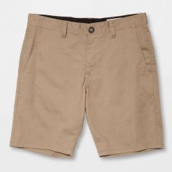 Krótkie spodenki Volcom Fricking Modern 19 khaki. Zielone krótkie spodenki sportowe męskie Volcom, bez wzorów. Za 296.06 zł.
