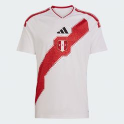 Koszulka domowa Peru 26. Białe koszulki sportowe męskie Adidas, bez wzorów, z tkaniny, bez kołnierzyka, bez ramiączek, do piłki nożnej. Za 439.00 zł.