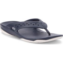 Japonki CROCS - Swiftwater Deck Flip M 204961 Navy/White. Klapki męskie Crocs. W wyprzedaży za 139.00 zł.