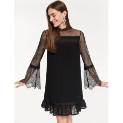 ELEGANCKA ZWIEWNA SUKIENKA Z PRZEZROCZYSTYMI WSTAWKAMI. Sukienki damskie marki TOP SECRET. W wyprzedaży za 59.99 zł.