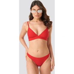 NA-KD Swimwear Dół bikini basic - Red. Bikini damskie marki NA-KD Swimwear. Za 52.95 zł.