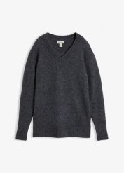 Sweter z domieszką wełny. Szare swetry damskie bonprix, bez wzorów, z wełny, bez kołnierzyka, bez ramiączek, bez kaptura. Za 129.99 zł.