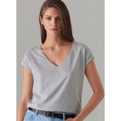 Koszulka z dekoltem w szpic z modalem - Jasny szary. Szare t-shirty damskie Mohito, l, bez wzorów, bez kołnierzyka. Za 29.99 zł.