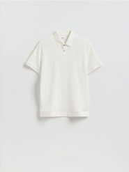 Strukturalna koszulka polo comfort fit - złamana biel. Koszulki polo męskie Reserved, l, bez wzorów, z bawełny, bez ramiączek. Za 99.99 zł.