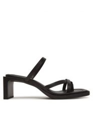 Tommy Jeans Klapki The Soho Sandal EN0EN02781 Czarny. Czarne klapki damskie Tommy Jeans, bez wzorów, z jeansu, bez obcasa. Za 239.99 zł.