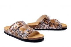 DR. BRINKMANN 700884-23 bronze, klapki damskie. Brązowe klapki damskie Dr. Brinkmann, bez wzorów, bez obcasa. Za 148.67 zł.