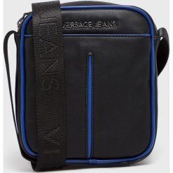 Versace Jeans - Saszetka. Czarne saszetki męskie Versace Jeans, z jeansu. W wyprzedaży za 349.90 zł.