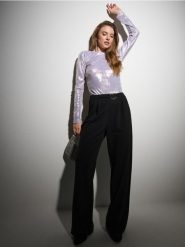 Spodnie wide leg z zakładkami i ozdobną klamrą - czarny. Czarne spodnie materiałowe damskie Sinsay, l, bez wzorów. Za 49.99 zł.