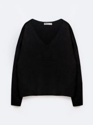 Sweter damski z wiskozy czarny Faustii 906. Czarne swetry damskie Big Star, l, bez wzorów, z dzianiny, eleganckie, bez kołnierzyka, bez ramiączek, bez kaptura. Za 159.99 zł.