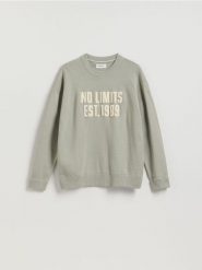 Sweter z napisem - jasnozielony. Zielone swetry przez głowę męskie Reserved, l, bez wzorów, z bawełny, bez kołnierzyka. Za 139.99 zł.