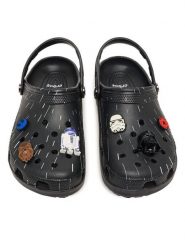 Crocs Klapki Star Wars™ Hyperspace Classic Clog 213002 Czarny. Czarne klapki męskie Crocs, z tworzywa sztucznego, retro. Za 299.99 zł.