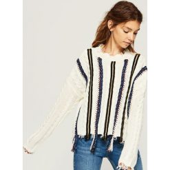 Sweter z kolorową aplikacją - Kremowy. Swetry damskie marki Sinsay. W wyprzedaży za 59.99 zł.
