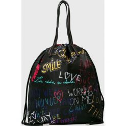Desigual - Torebka. Torby na ramię damskie marki Desigual. W wyprzedaży za 139.90 zł.
