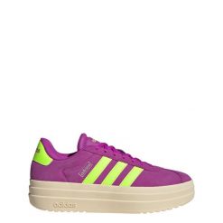 Buty VL Court Bold. Czerwone obuwie sportowe damskie Adidas, bez wzorów, trekkingowe. Za 379.00 zł.