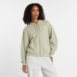 Bluza damska New Balance WJ41501OVN – zielona. Zielone bluzy damskie New Balance, s, bez wzorów, z bawełny, z kapturem. Za 199.99 zł.