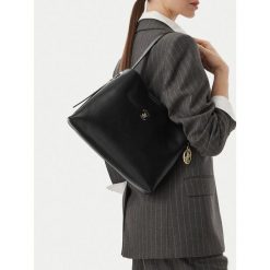 Torebka Beverly Hills Polo Club. Czarne torebki do ręki damskie Beverly Hills Polo Club, bez wzorów, klasyczne, bez dodatków. Za 199.99 zł.