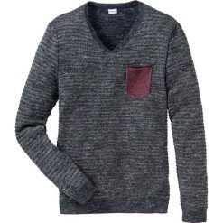 Sweter z dekoltem w serek Regular Fit bonprix niebieski melanż. Swetry przez głowę męskie marki bonprix. Za 54.99 zł.