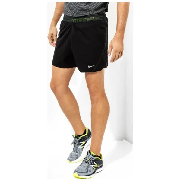 Nike Szorty M Aeroswift Race Short 5In , czarny, rozmiar L. Czarne krótkie spodenki sportowe męskie Nike, l, bez wzorów, z poliesteru, do biegania, dri-fit (nike). W wyprzedaży za 139.99 zł.