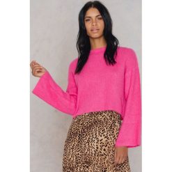 NA-KD Krótki sweter z puchatej dzianiny - Pink. Swetry damskie marki NA-KD. W wyprzedaży za 36.58 zł.