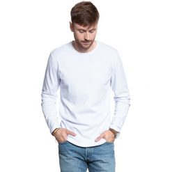 LONGSLEEVE MUSTANG crew neck basic general White 1006810 2045. Białe bluzki z długim rękawem męskie Mustang, m, bez wzorów, bez kołnierzyka. W wyprzedaży za 39.99 zł.