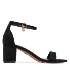Sandały Nine West. Czarne półbuty damskie Nine West, bez wzorów, bez obcasa, na słupku, bez zapięcia. Za 219.99 zł.