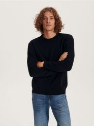 Gładka bluza z bawełną - czarny. Czarne bluzy męskie Reserved, l, bez wzorów, z bawełny, bez kaptura. W wyprzedaży za 59.99 zł.