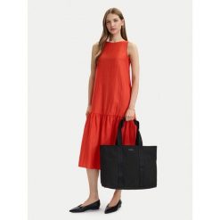 Torebka HUGO. Czarne torebki do ręki damskie Hugo, bez wzorów, klasyczne, bez dodatków. Za 449.99 zł.