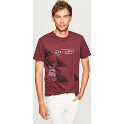 T-shirt z nadrukiem - Bordowy. Czerwone t-shirty damskie Reserved, l, bez wzorów, bez kołnierzyka. Za 49.99 zł.