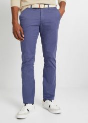 Spodnie chinosy regular fit z wygodną talią i paskiem, straight. Czarne spodnie materiałowe męskie bonprix, m, bez wzorów. Za 129.99 zł.