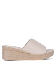 Lasocki Klapki ARC-208-01 Beżowy. Brązowe klapki damskie Lasocki, bez wzorów, ze skóry, bez obcasa. Za 99.99 zł.