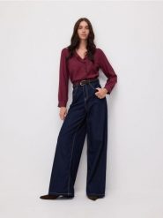 Koszula z ozdobną falbanką - bordowy. Czerwone koszule damskie Reserved, l, bez wzorów, z tkaniny, bez kołnierzyka, bez ramiączek. Za 89.99 zł.