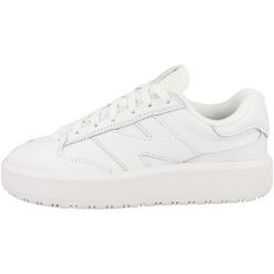 Buty do chodzenia damskie New Balance CT302CLA. Białe obuwie sportowe damskie New Balance, bez wzorów, z dresówki, trekkingowe. Za 586.60 zł.