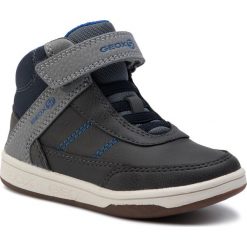 Sneakersy GEOX - J Maltin B. A J94G3A 0MECE C0071 M Dk Grey/ Royal. Szare półbuty chłopięce Geox, bez wzorów, z materiału, bez zapięcia. Za 219.00 zł.