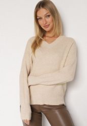 Beżowy Sweter z Domieszką Kaszmiru z Dekoltem w Serek Feralaine. Brązowe swetry damskie Born2be, bez wzorów, z jeansu, eleganckie, bez kołnierzyka, bez ramiączek, bez kaptura. Za 109.99 zł.