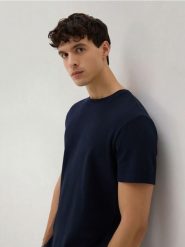 Strukturalny t-shirt slim - granatowy. Niebieskie t-shirty męskie Reserved, l, bez wzorów, z bawełny, bez kołnierzyka. Za 69.99 zł.