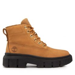 Trzewiki Timberland. Brązowe botki damskie Timberland, bez obcasa, na płaskiej podeszwie, bez zapięcia. Za 539.99 zł.