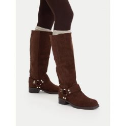 Kozaki JENNY. Brązowe kozaki damskie Jenny, bez obcasa, na płaskiej podeszwie. Za 229.99 zł.