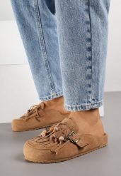 Jasnobrązowe Klapki na Grubej Podeszwie z Frędzlami Klamrami i Koralikami Glysnell. Brązowe klapki damskie Born2be, bez wzorów, z jeansu, biznesowe, bez obcasa, na płaskiej podeszwie. Za 119.99 zł.